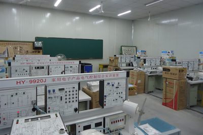 云南冶金高級技工學校電子產品相關專業解析 優勢、課程與就業前景