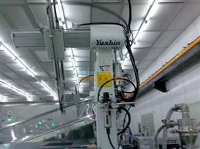 電子廠皮帶流水線工作臺(tái)與廣東機(jī)械手輸送機(jī) 專業(yè)廠家的電子節(jié)能產(chǎn)品